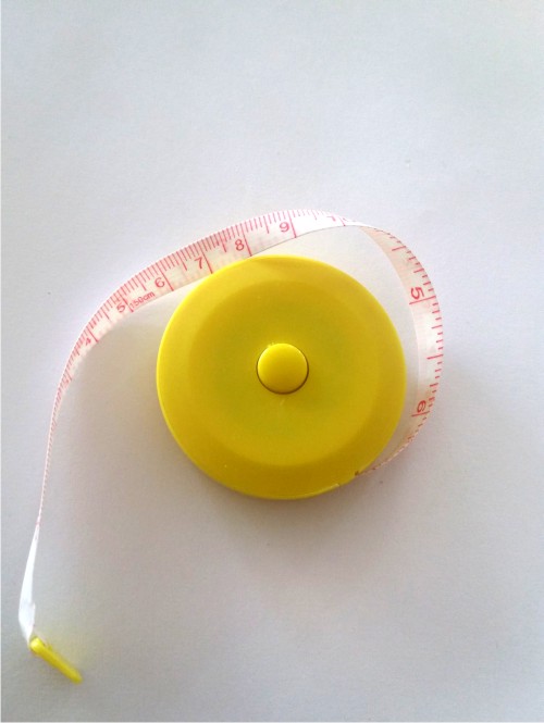 Centimetru croitorie retractabil